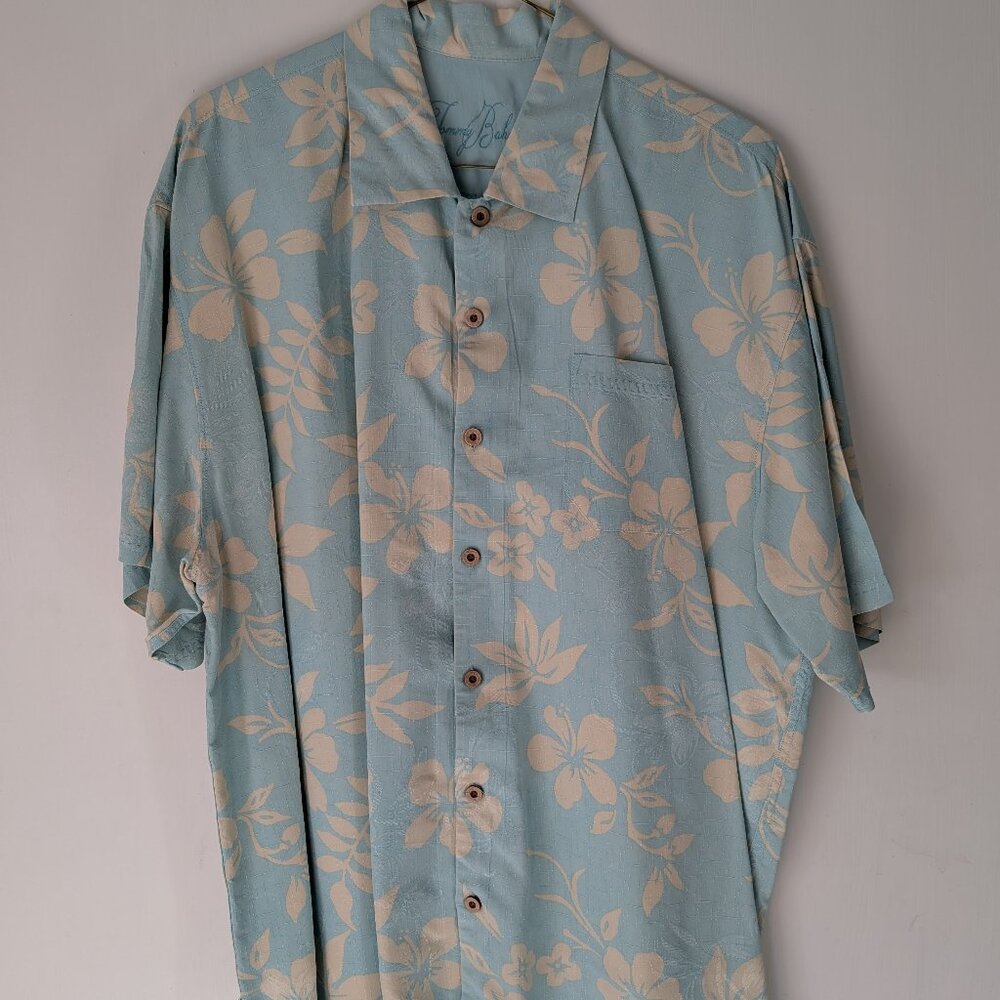 Tommy Bahama 100% Silk Men's XXL button up shirt.
